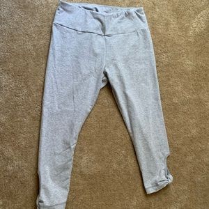 Grey Capri leggings